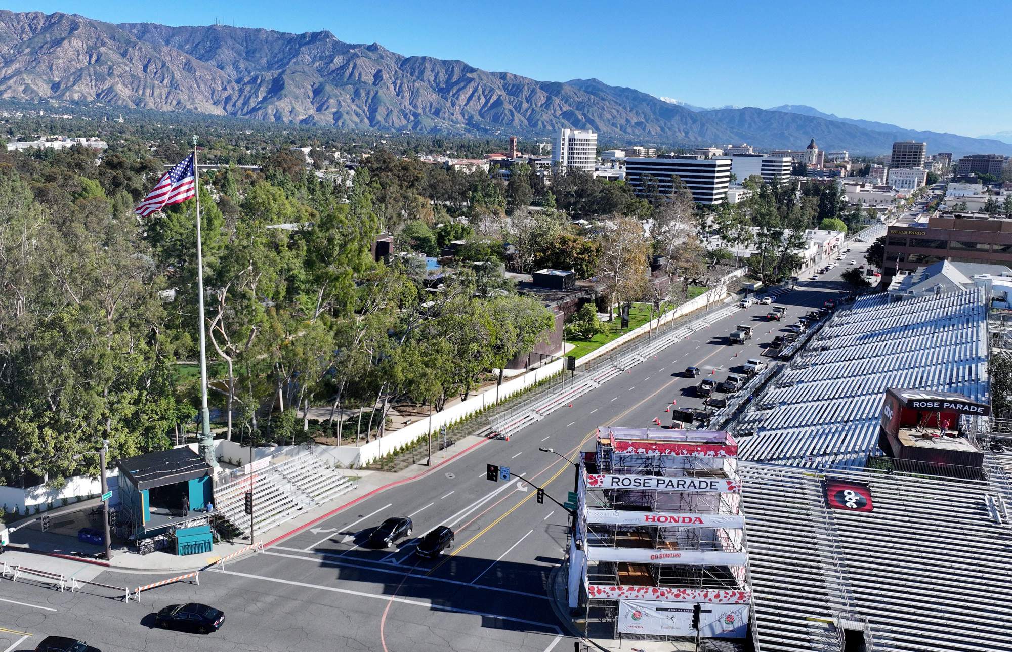 A view of Colorado Blvd. from Orange Grove Blvd. as crews prepare for the 137th Rose Parade in Pasadena on Monday, De. 29, 2025.  Rain is forecast for Wednesday and Thursday.  (Photo by Dean Musgrove, Los Angeles Daily News/SCNG)
